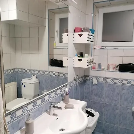 Sweet - Center - Parking